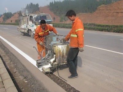 化工园区施划标线与达州交通设施建设的专业化力量——以达州鑫达交通设施工程公司为例